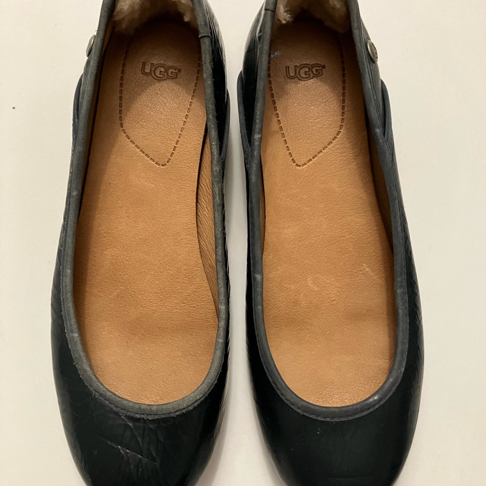 UGG Women's Teal Loafers and Matching Skinny Belt